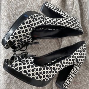 B&W peep Toe Coach